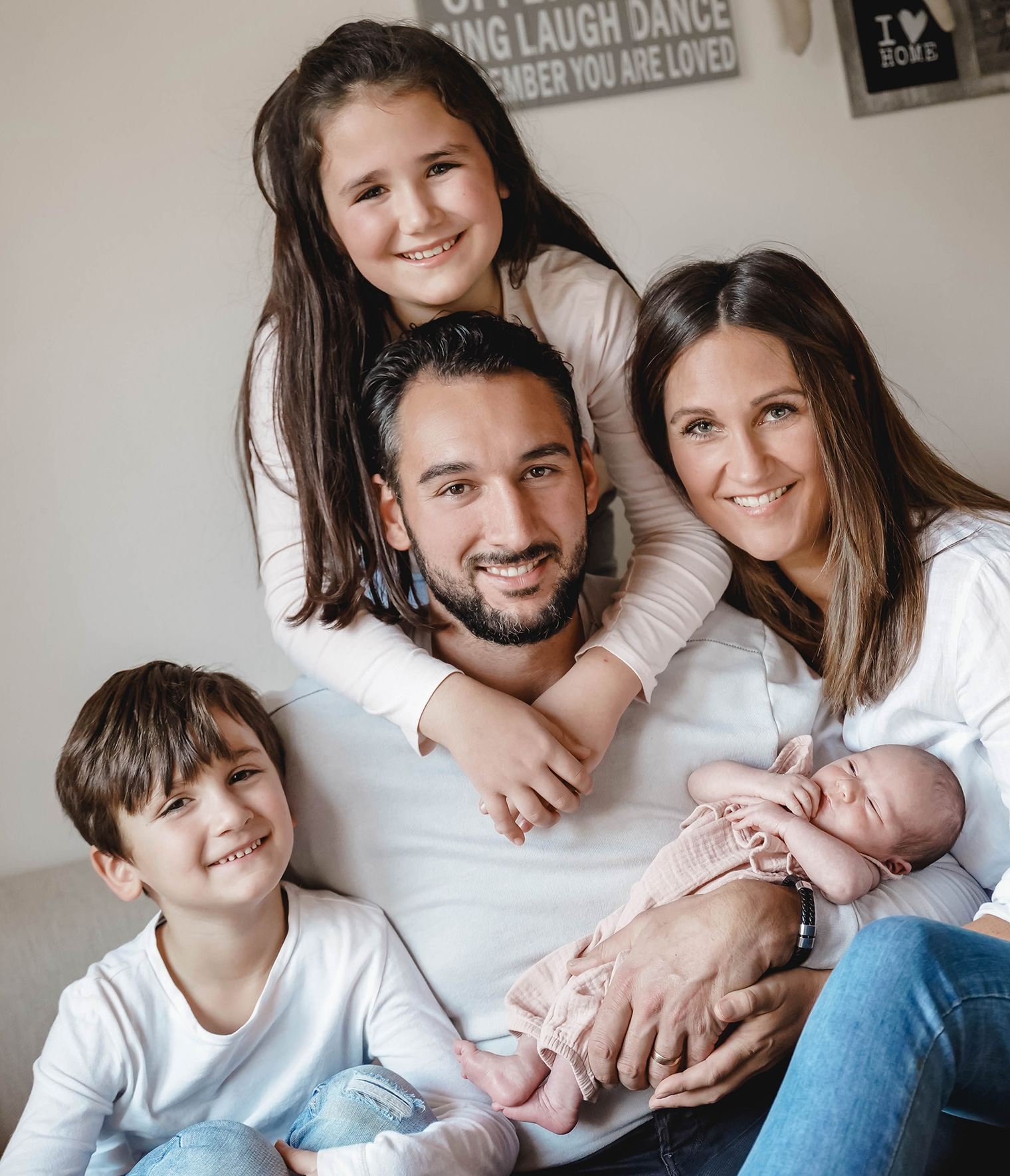 Mühlhausen family - parents Michaela and Mike and the three children